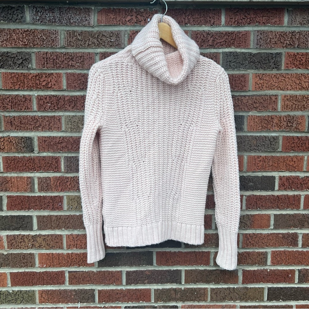 Banana Republic Pink Chunky Knit Made of Italian Yarn Turtle Neck Sweater